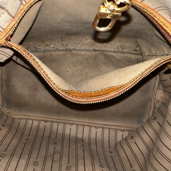 Authentic Louis Vuitton Neverfull MM - Picture 9 of 16